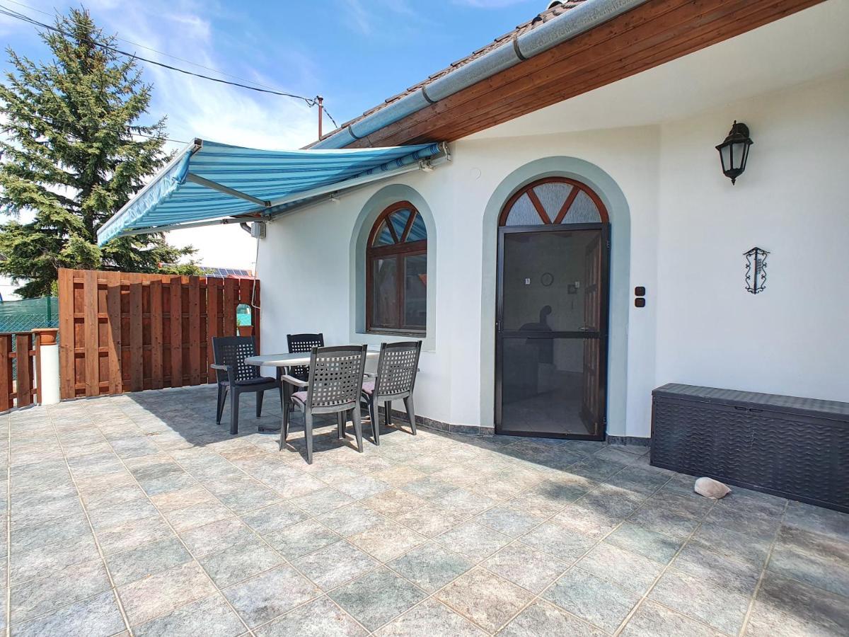 Holiday House Joshi & Rudi Gyenesdias Exterior photo